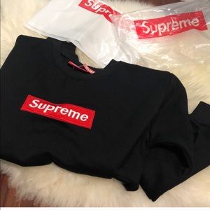 Supreme crew neck